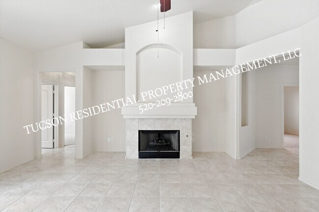 Building Photo - 11399 Silver Pheasant Loop
