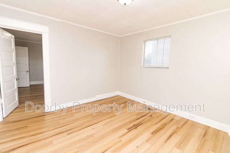 Building Photo - 1713 Carson Ave