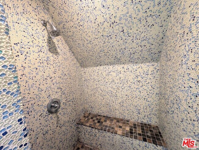 Building Photo - 2404 5th Ave