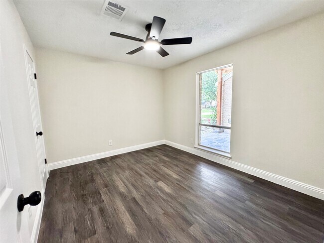 Building Photo - 14307 Piping Rock Ln