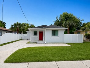 Building Photo - Charming 4-Bed Home with Bonus Room in Tampa! Landscaping/Utilities Included. Available Now!!