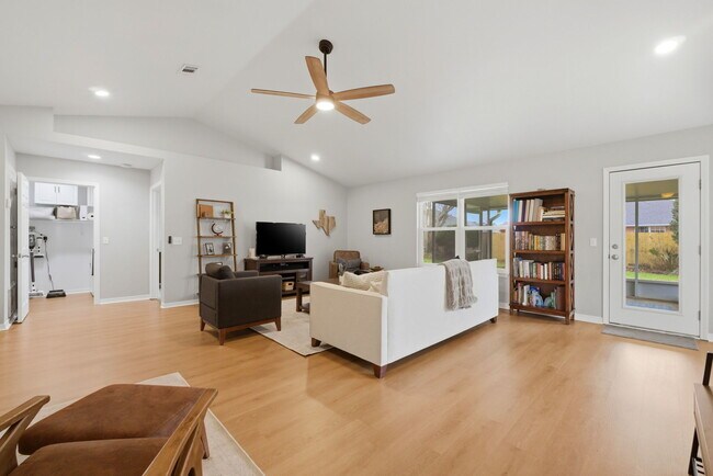 Building Photo - 1222 Bartram Ln