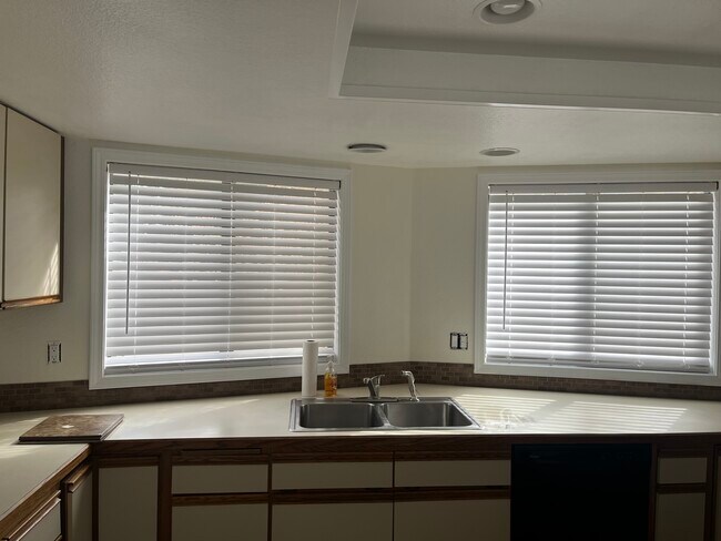 Building Photo - 3673 N Tumbleweed Plz