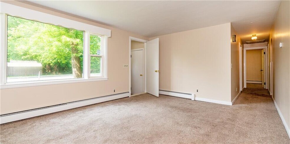 Building Photo - 135 S Pierce Rd