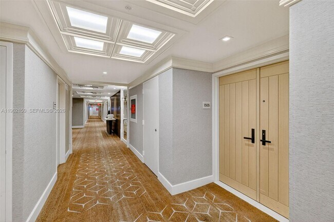 Building Photo - 2 Grove Isle Dr