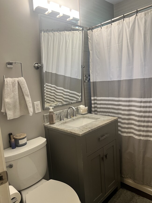 Building Photo - 5411 W 76th St