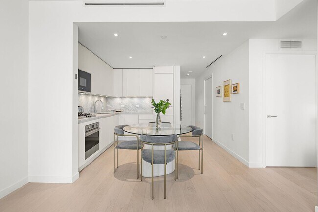 Building Photo - 144 1st St