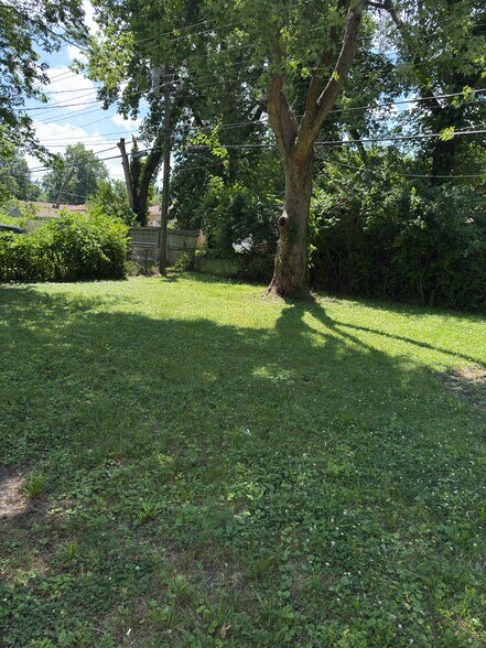 Building Photo - 10359 Renfrew Dr