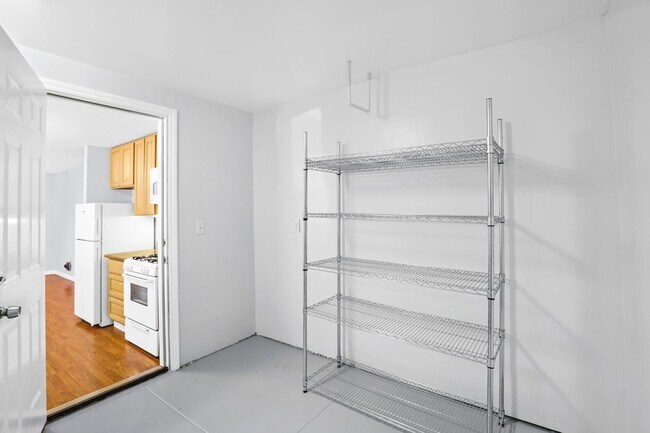 Building Photo - 5200
