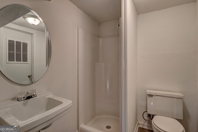 Building Photo - 8774 Channing Dr