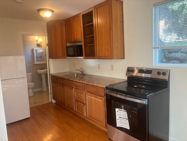 Building Photo - 552