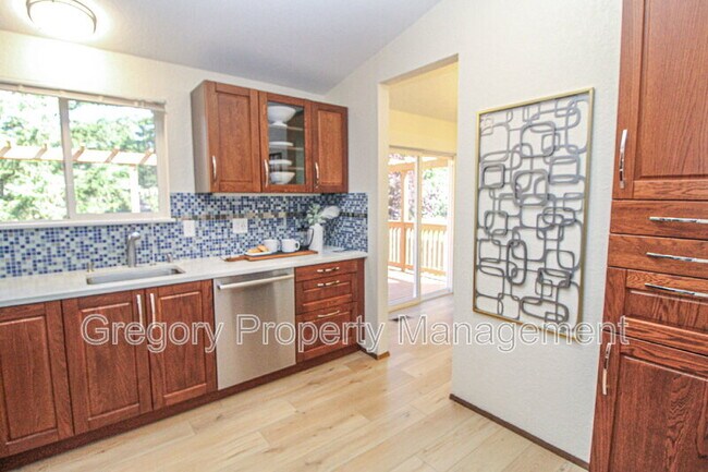 Building Photo - 16102 NE 107th Ct