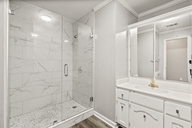 Building Photo - Maumelle Luxury Riverland Home