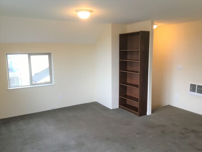 Building Photo - 851000