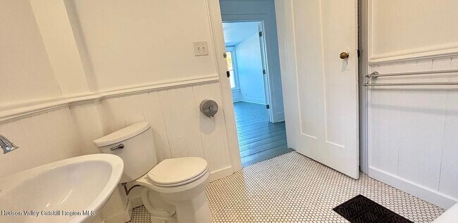 Building Photo - 967 Columbia St