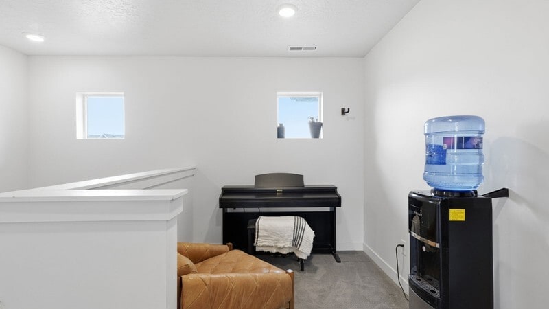 Building Photo - 328 W Snowberry Dr