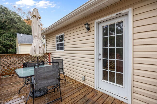 Building Photo - Beautiful Spacious Home for Rent in Norfolk!