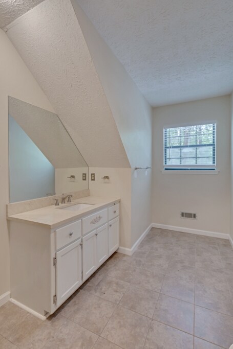 Building Photo - 130 Briarwood Ln