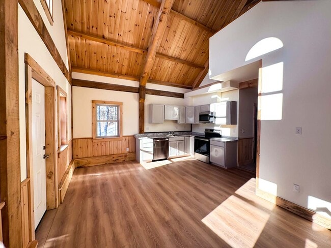 Building Photo - Meadow Woods