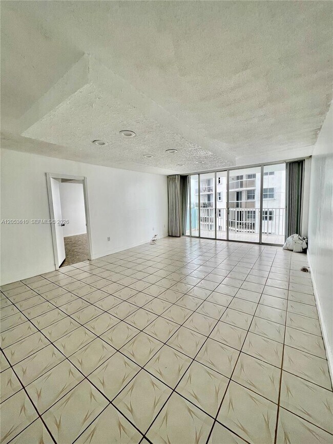 Building Photo - 5838 Collins Ave