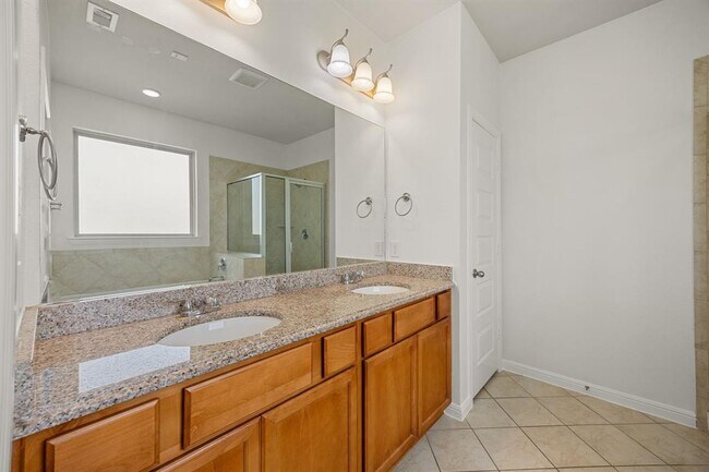 Building Photo - 7930 Tindarey Maple Trace