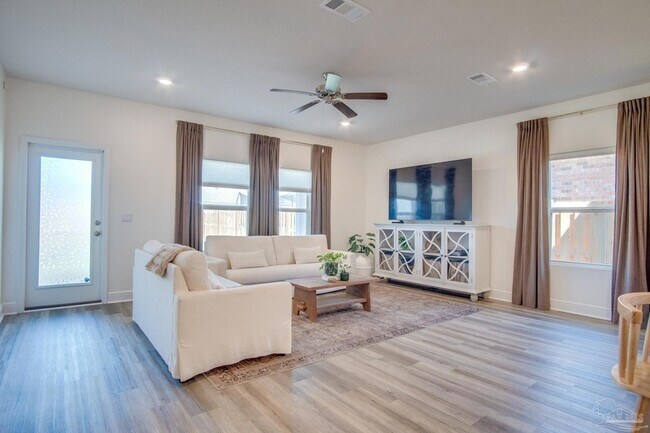 Building Photo - 8130 Fir Tree Dr