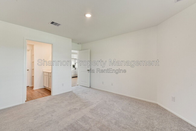 Building Photo - 7418 Clover Chase Dr