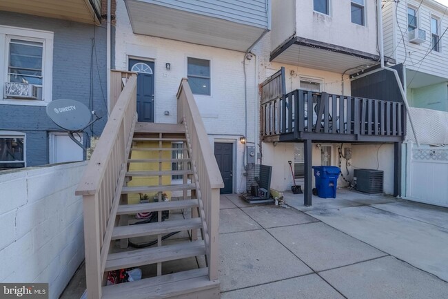 Building Photo - 508 N Linwood Ave