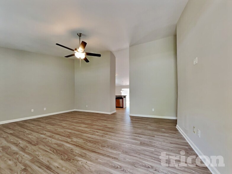 Building Photo - 163 Arbor Springs Dr