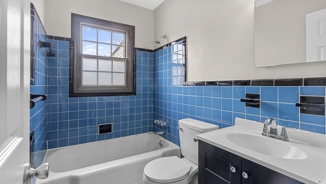 Building Photo - 2162 Champaign Rd