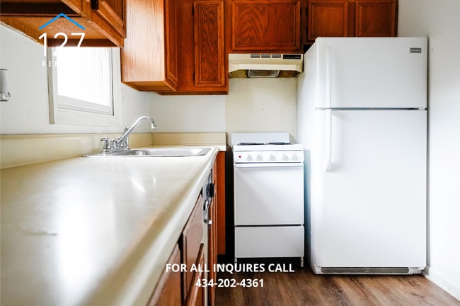 Building Photo - Spacious & Convenient 2-Bedroom Apartment ...