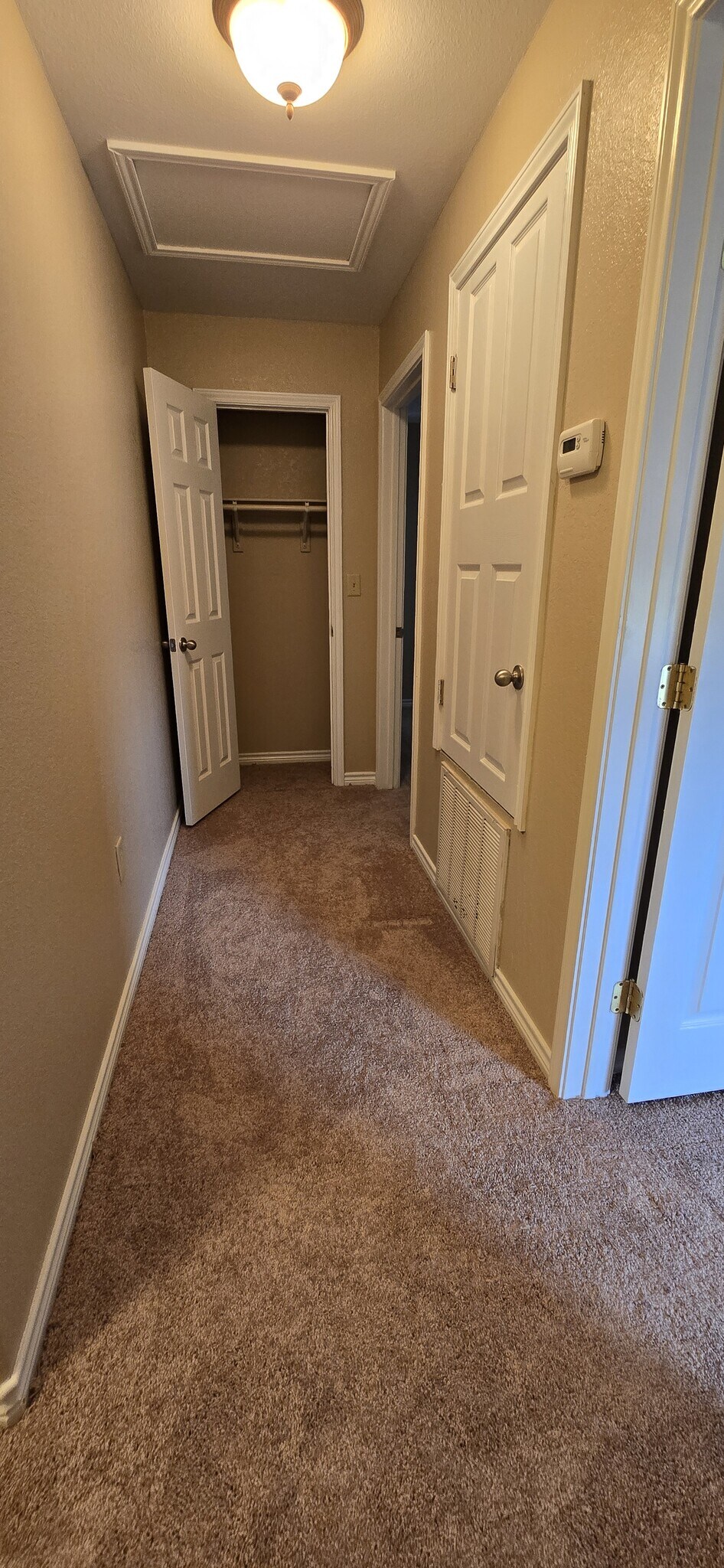 Building Photo - 313 Ama Caro Dr