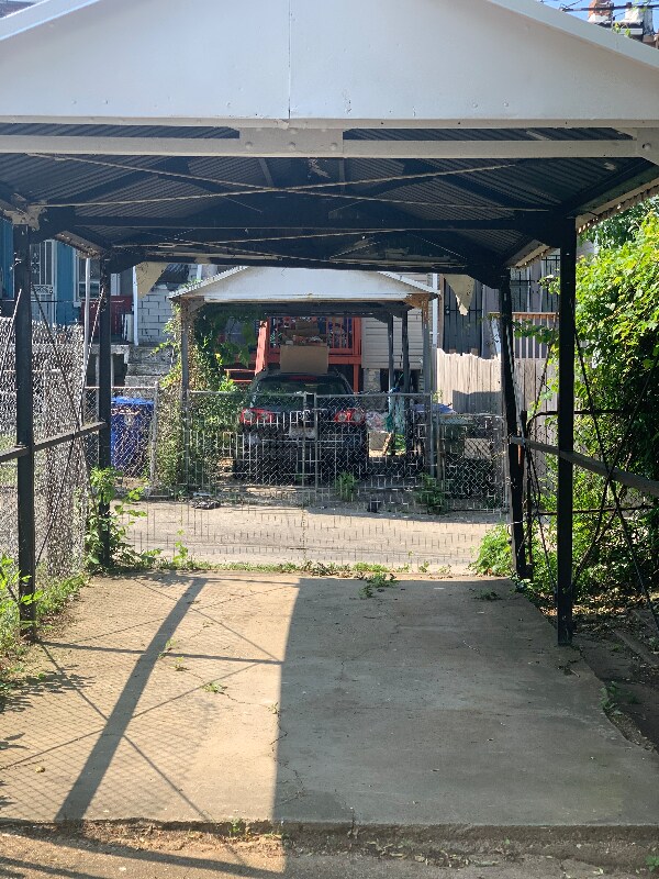 Building Photo - 2021 W Saratoga St