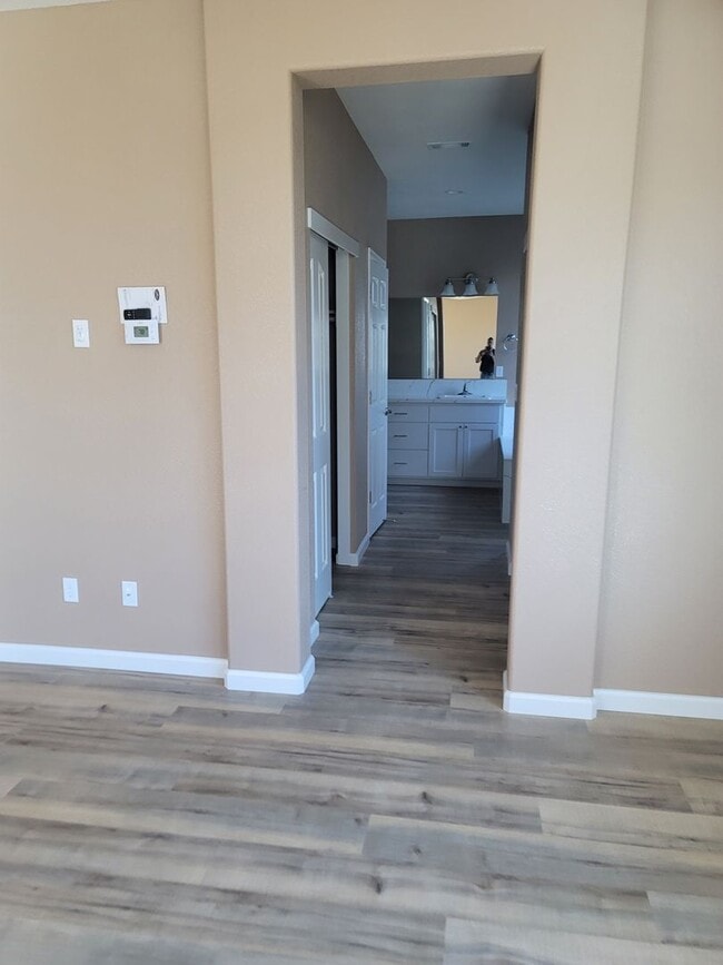 Building Photo - North Natomas-  NEWLY REMODELED