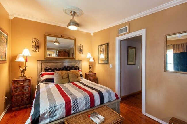 Building Photo - 1016 N E St