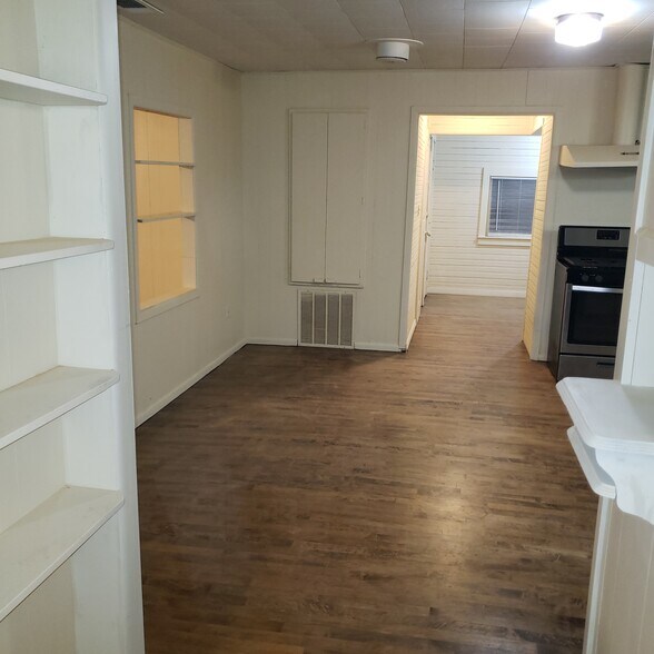 Building Photo - 908 Porter St