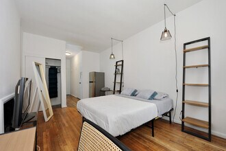 Building Photo - 374 W 35th St