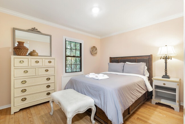 Building Photo - 240 Almeria Rd