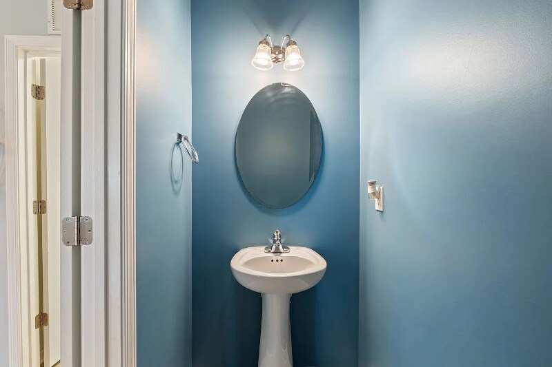 Building Photo - 4221 Lochurst Dr