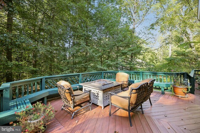 Building Photo - 9454 Newbridge Dr