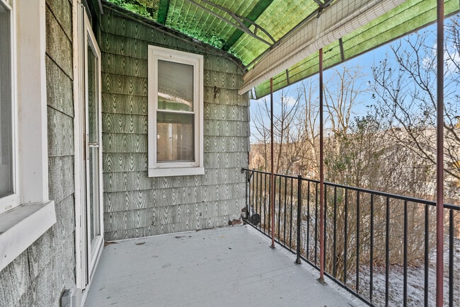 Building Photo - 523 Edgewood Ave