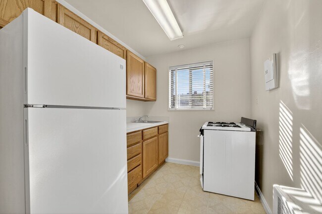 Interior Photo - 1010 G St