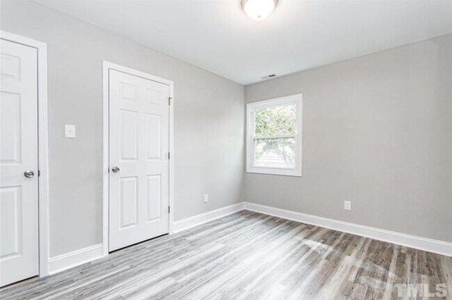 Building Photo - 3113 Idlewood Village Dr