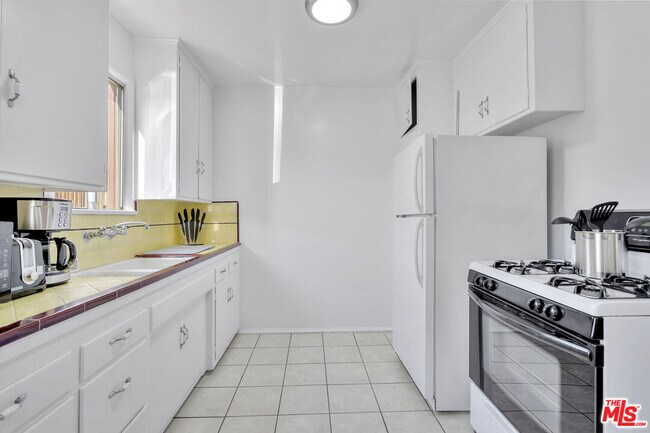 Building Photo - 3559 Sawtelle Blvd