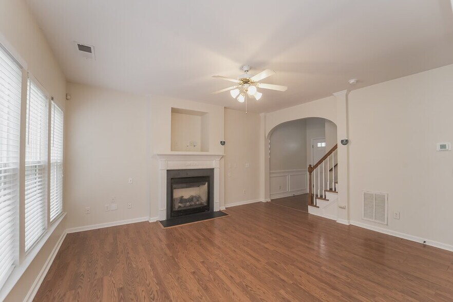 Building Photo - 10142 Old Carolina Dr