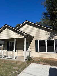 Building Photo - 722 Washburn Rd NW