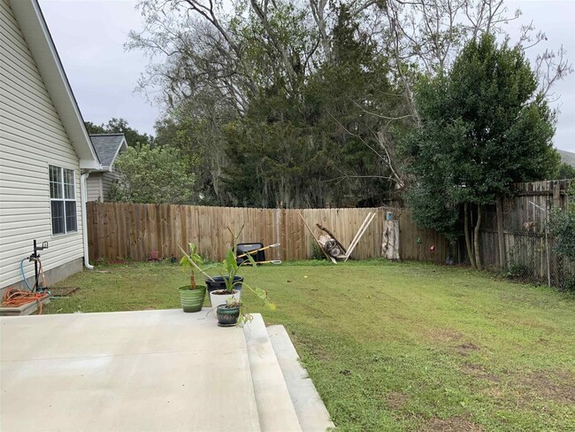 Building Photo - Lakeside Subdivision