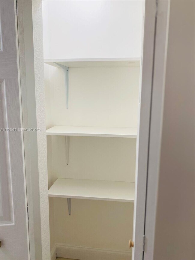 Building Photo - 12 Andros Rd