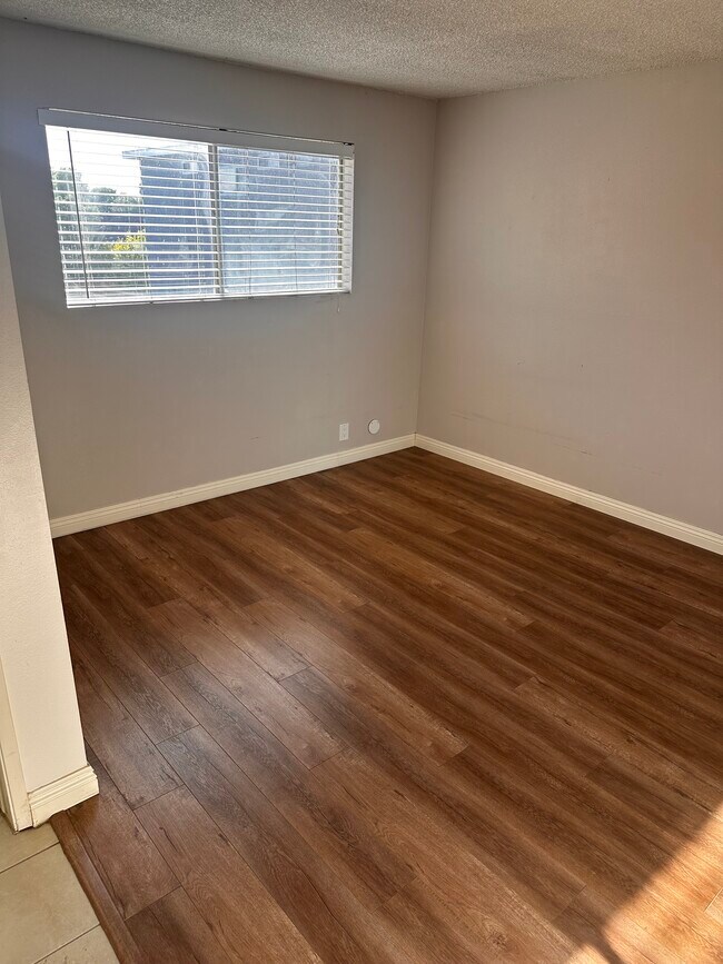 Building Photo - 2501 W Redondo Beach Blvd