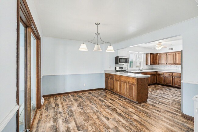 Building Photo - For Rent – 4 Bed 2 Bath Home